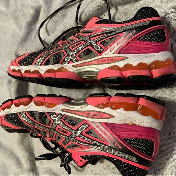 asics running shoes work out sneakers - Picture 2 of 5